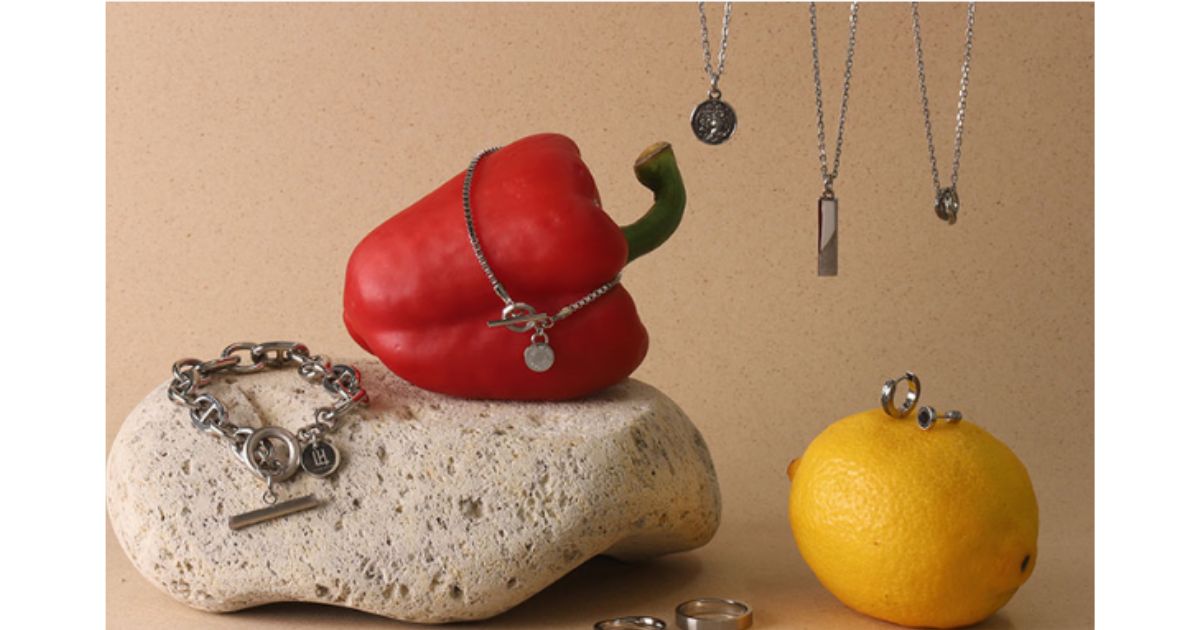 silver-accessory-mens-guide3