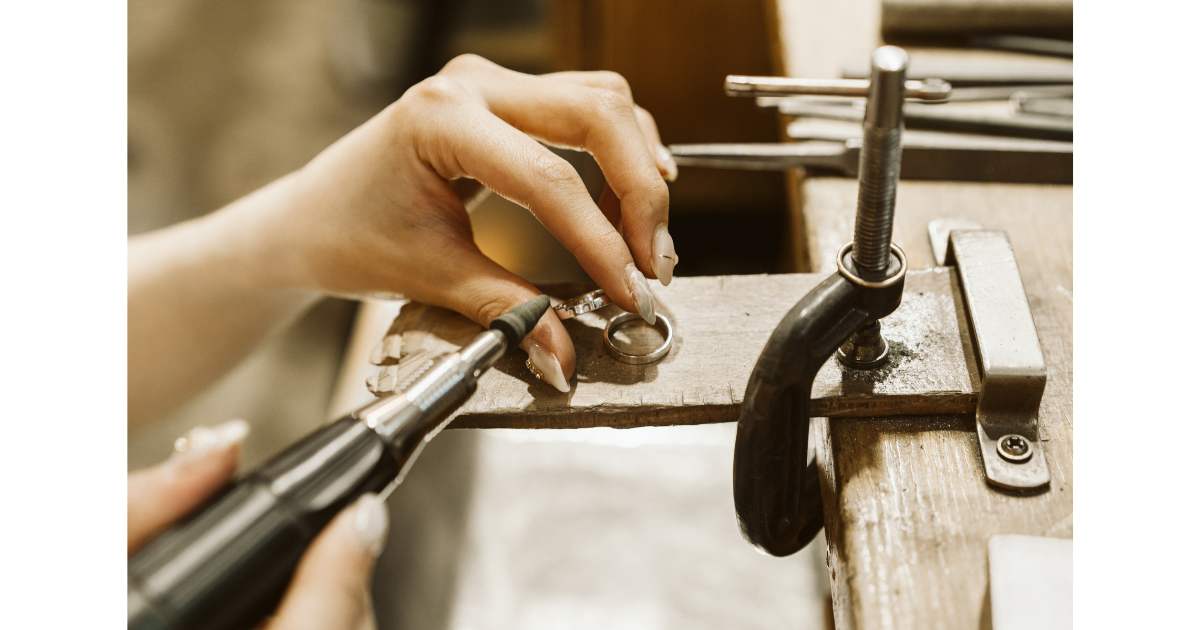 jewelry-job-salary3